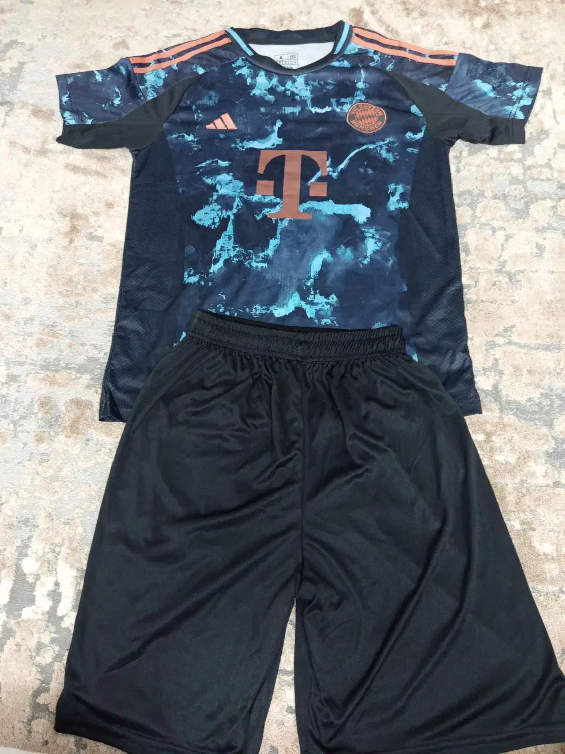 لباس ورزشی|تجهیزات ورزشی|قم, سراجه (۱۵ خرداد)|دیوار