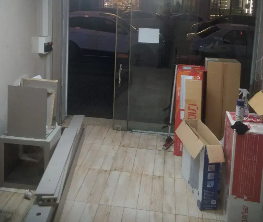 اجاره بوتیک در پل بوسار(سعدی)|اجارهٔ مغازه و غرفه|رشت, سعدی (تختی)|دیوار