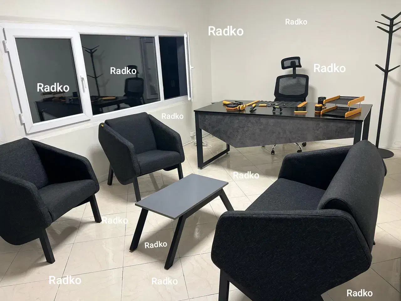 مبلمان اداری نیم ست مبلمان کات /میز پایه مثلثی|مبلمان اداری|تهران, یافت آباد جنوبی|دیوار