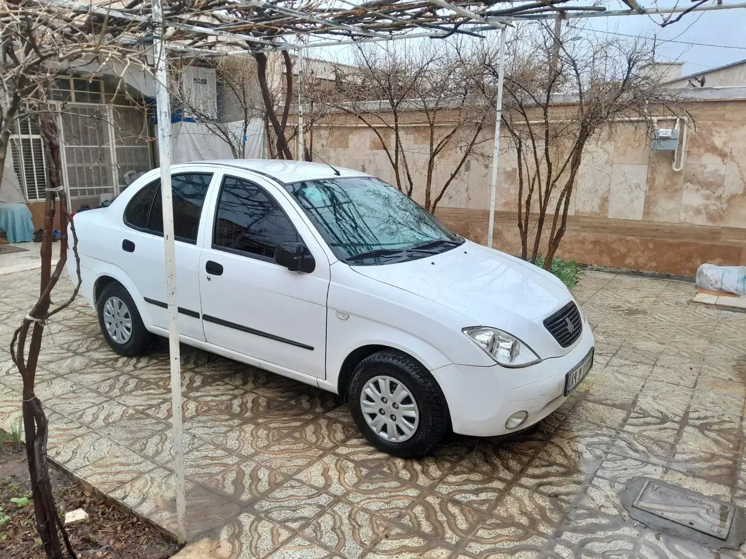 تیبا صندوقدار مدل ۹۷ بی رنگ|خودرو سواری و وانت|تهران, استاد معین|دیوار