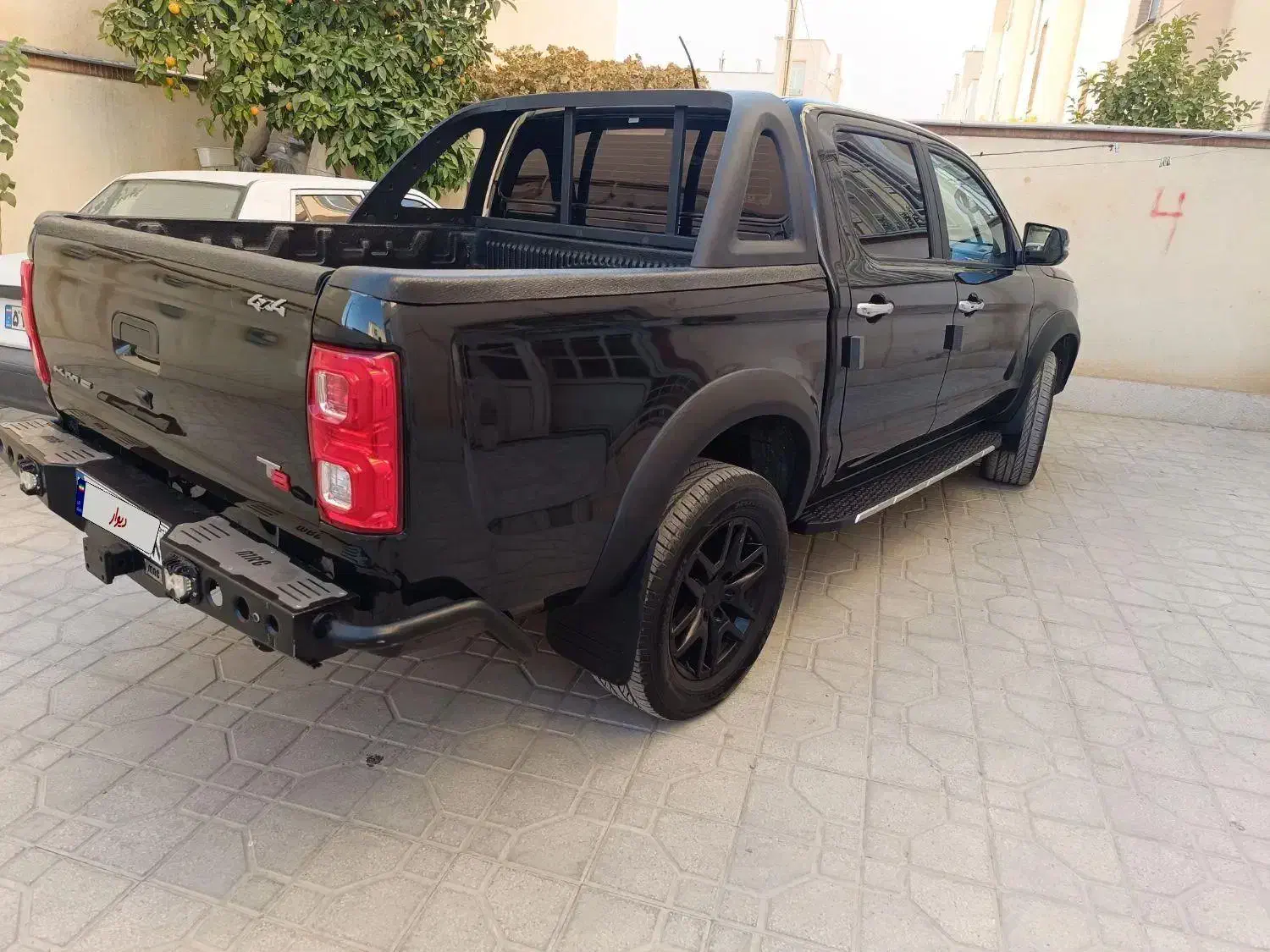 کی ام سی t8 مدل۱۴۰۲ معاوضه دارم|خودرو سواری و وانت|شیراز, منطقه هوایی شهید دوران|دیوار