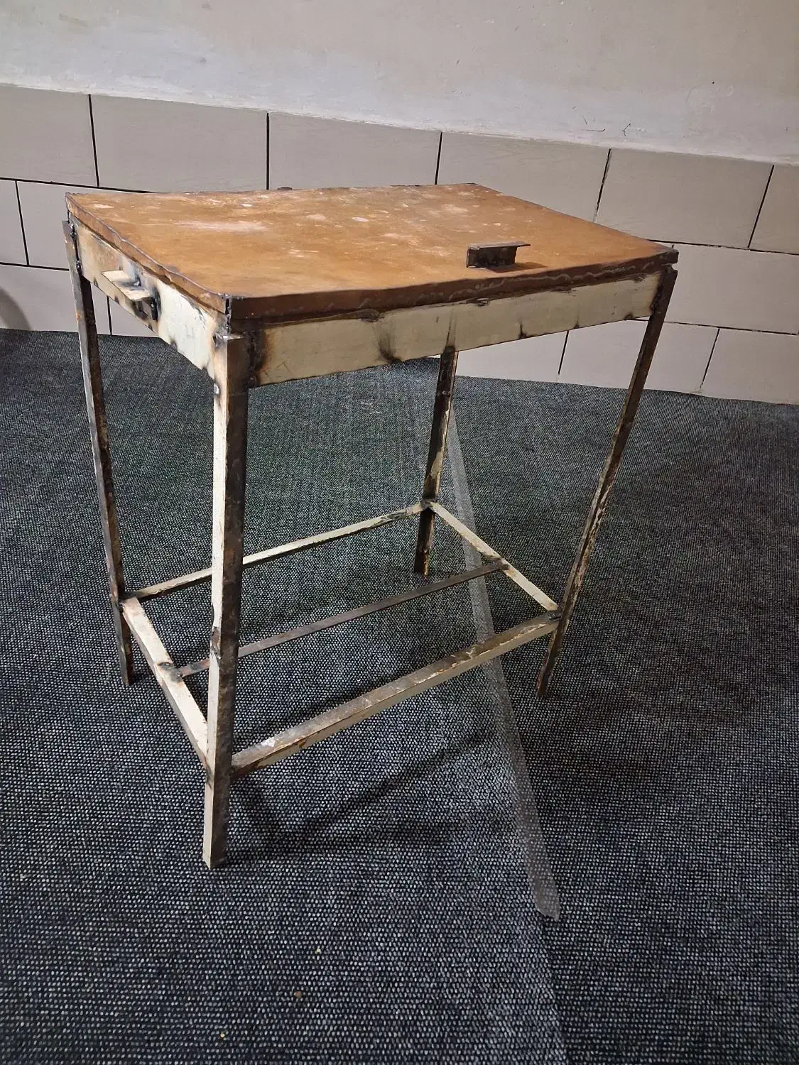 منقل تمیز|کلکسیون اشیاء عتیقه|اهواز, منبع اب|دیوار