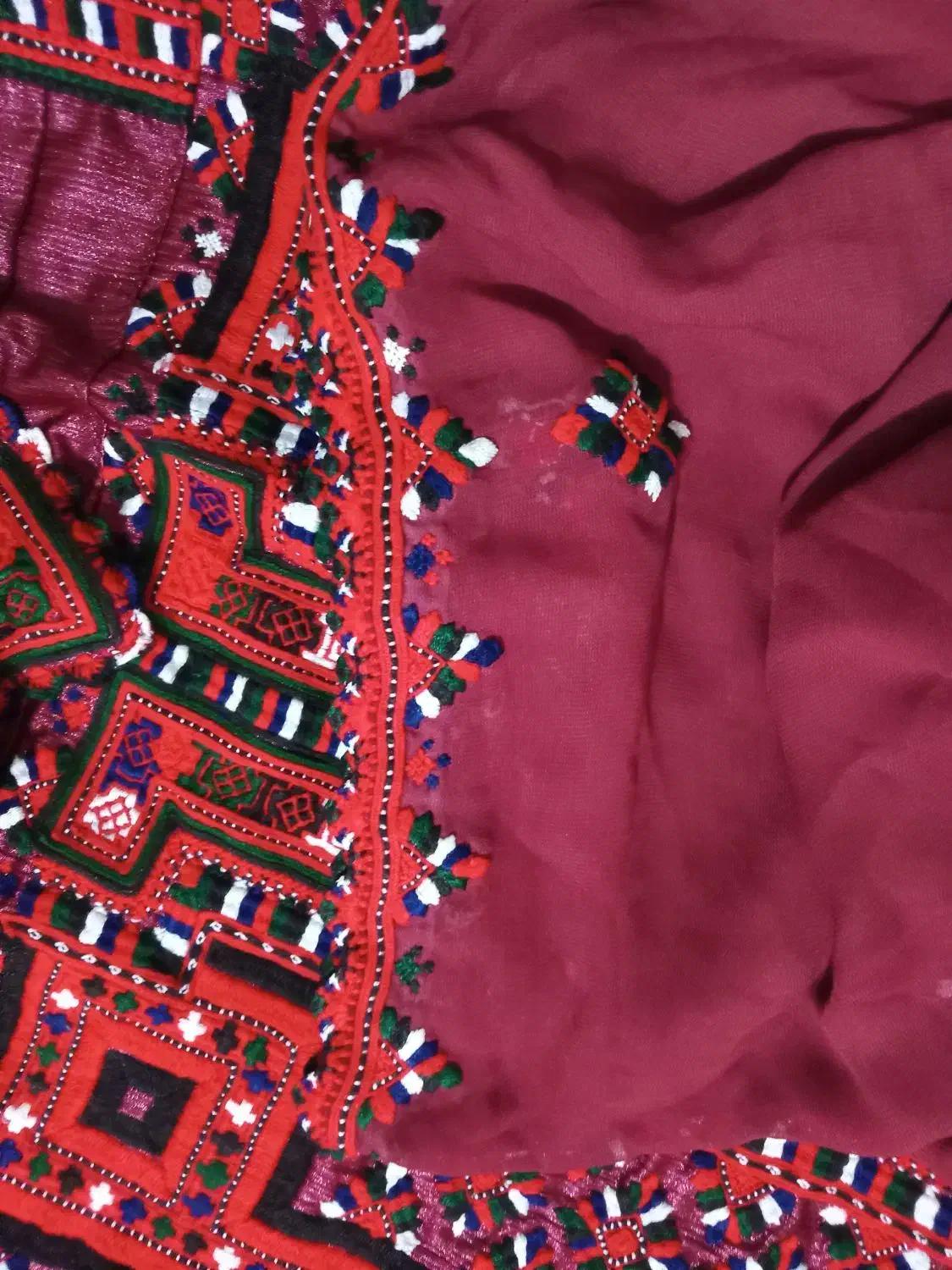 دمن دوچ مجلسی|لباس|ایرانشهر, |دیوار