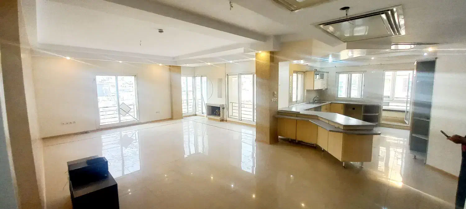 دنج ترین لوکیشن فرمانیه ۱۸۰ متر ۳ خواب ویو بینظیر