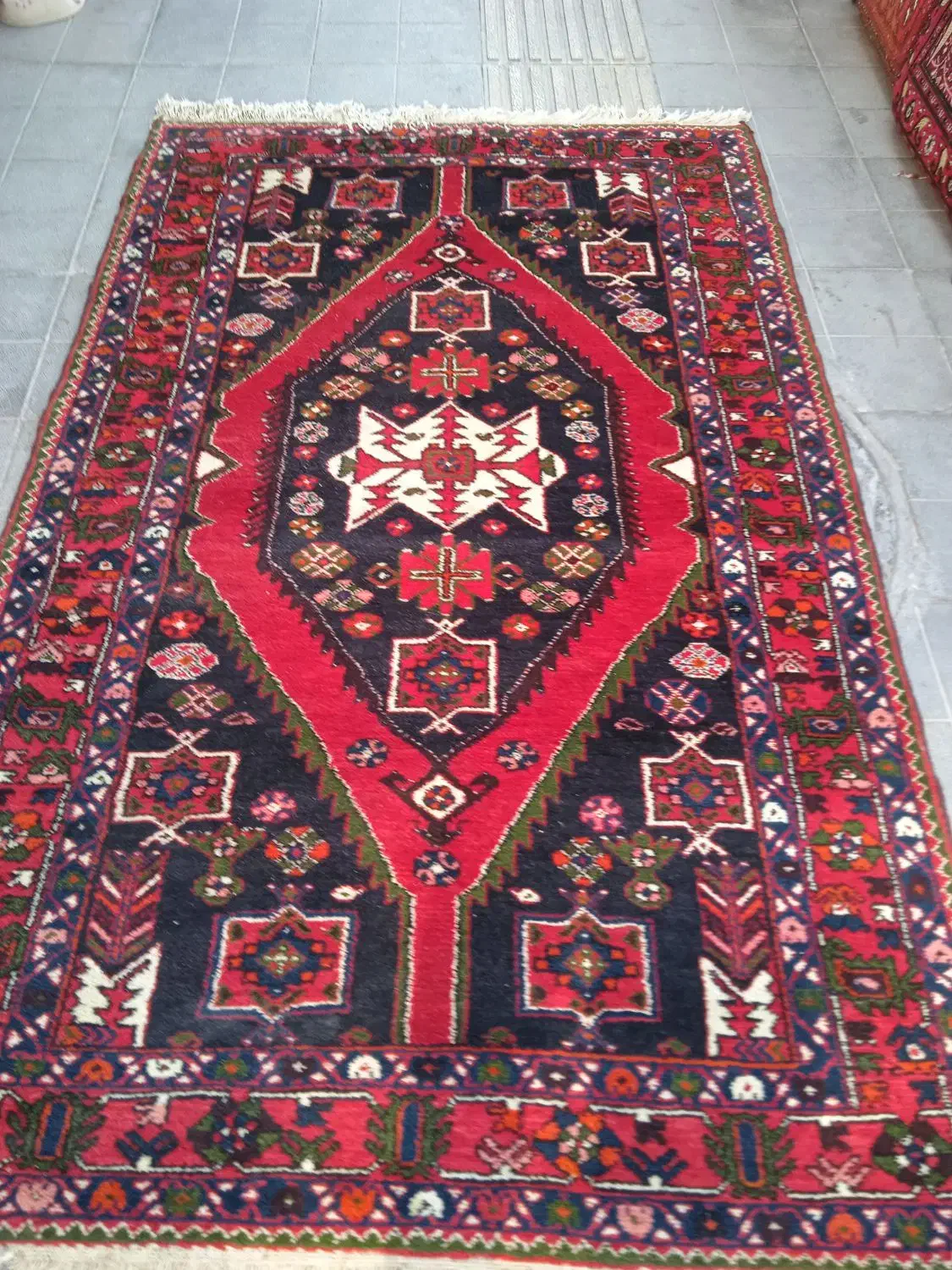 تعدادی فرش دستباف|فرش|قم, نیروگاه|دیوار