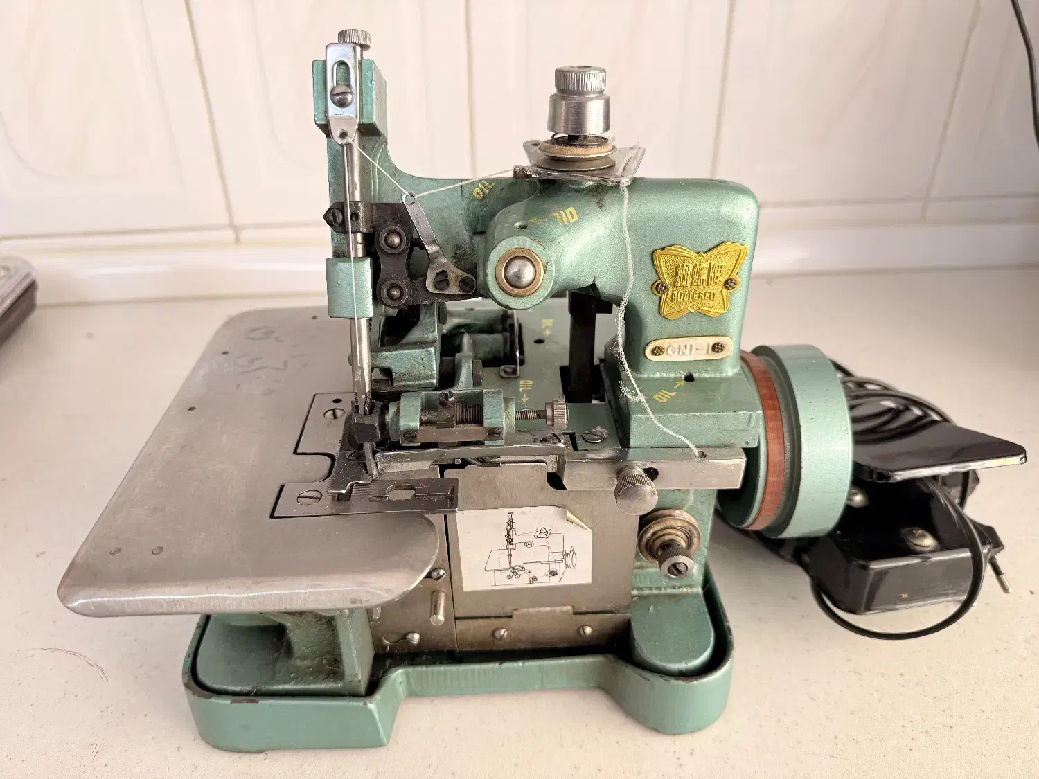 چرخ سر دوز پروانه تمیز|چرخ خیاطی و ریسندگی|شاهین‌شهر, خانه کارگر|دیوار