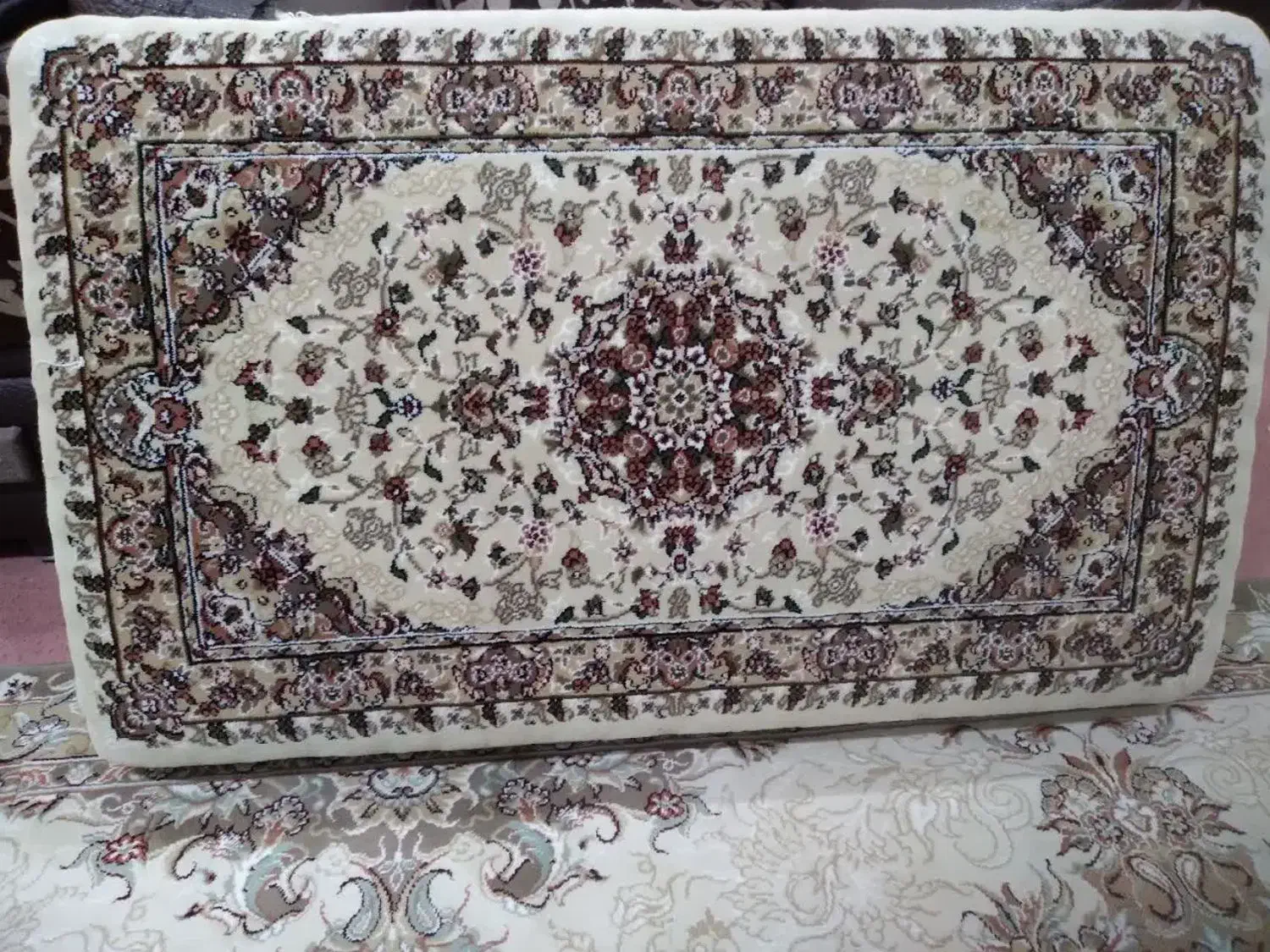 پشتی در حد نو|پشتی|الشتر, |دیوار