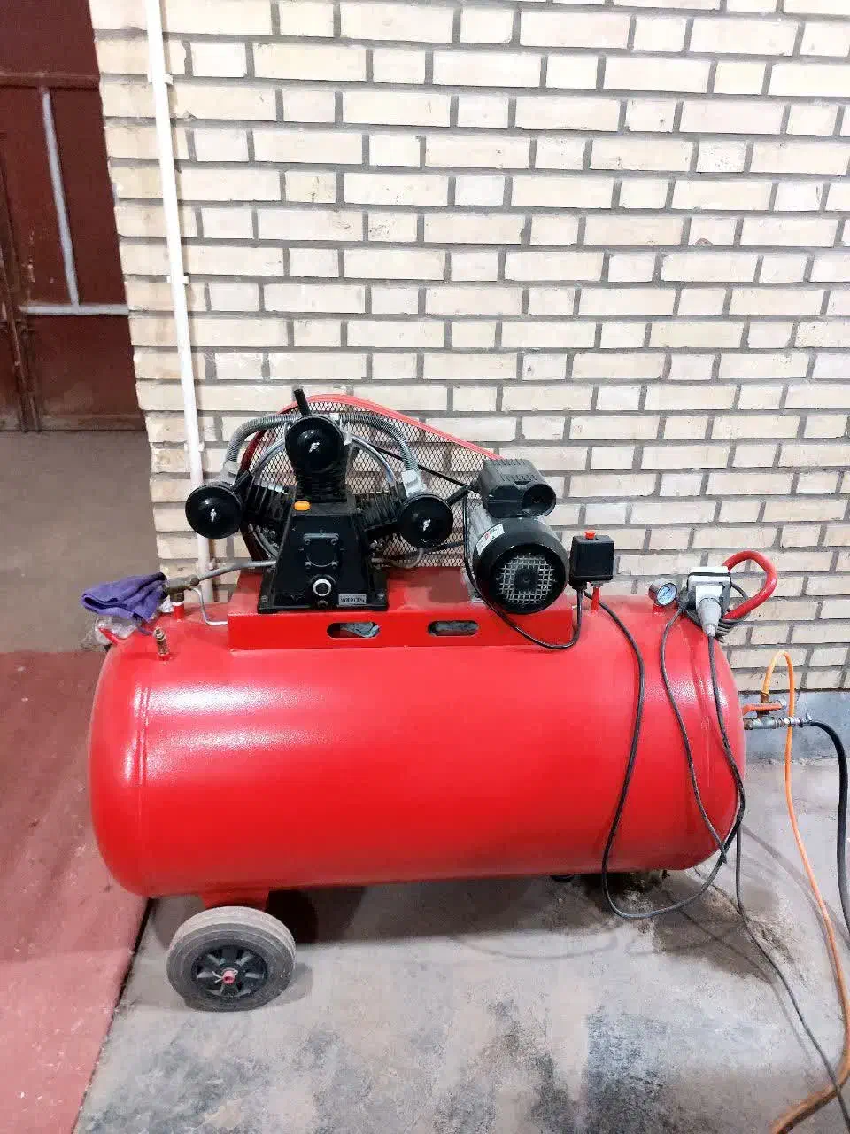 پمپ باد ۳۵۰ تایی|ابزارآلات|کاشان, کارگر|دیوار