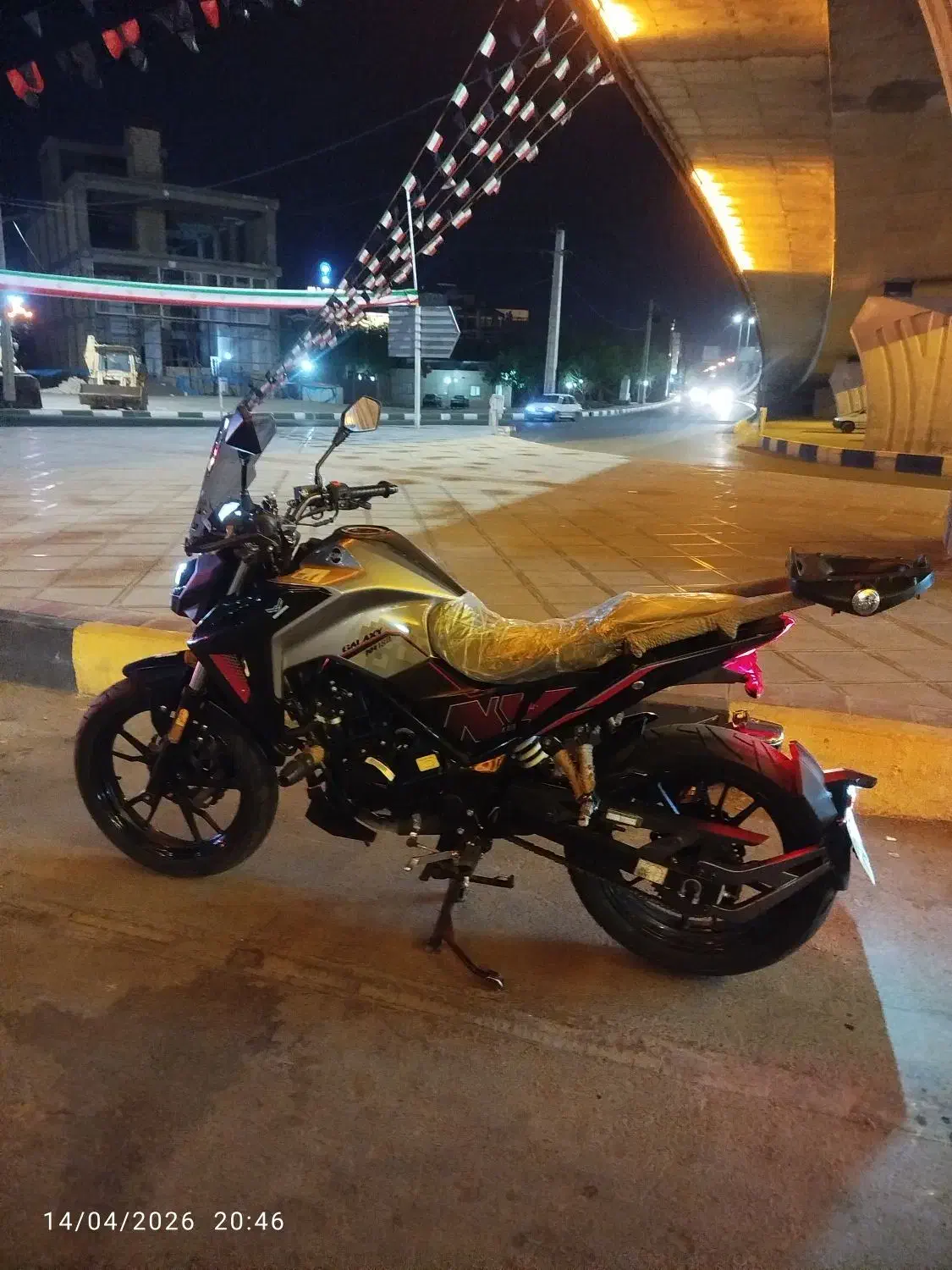 NA180|موتورسیکلت|قم, قلعه کامکار|دیوار