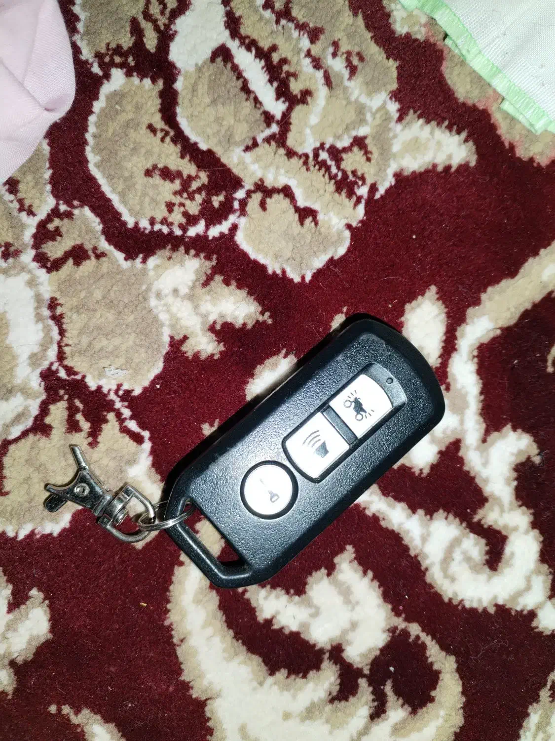 گمشده|اشیا|نجف‌آباد, صالح آباد|دیوار