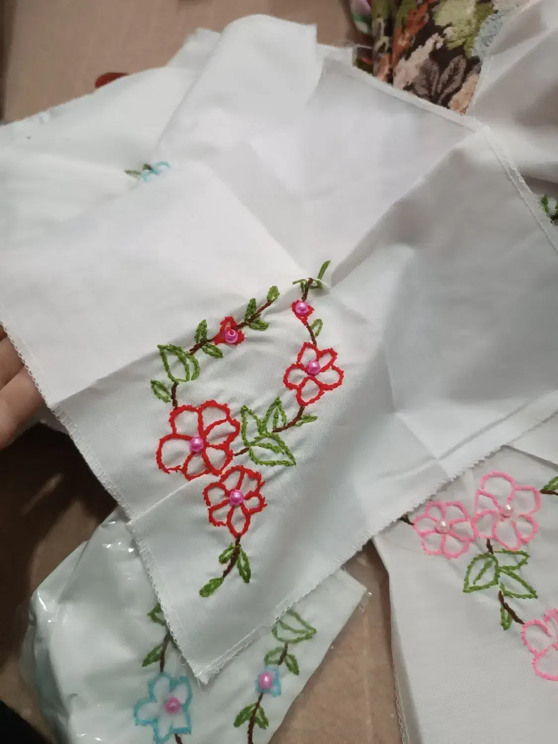 دستمال گلدوزی|صنایع دستی و سایر لوازم تزئینی|برازجان, |دیوار