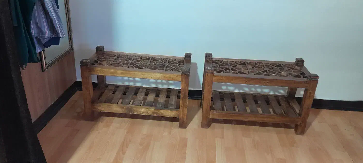 دو میز عسلی سنتی چوبی و دو میز عسلی شیشه|مبلمان خانگی و میز عسلی|قائمشهر, |دیوار