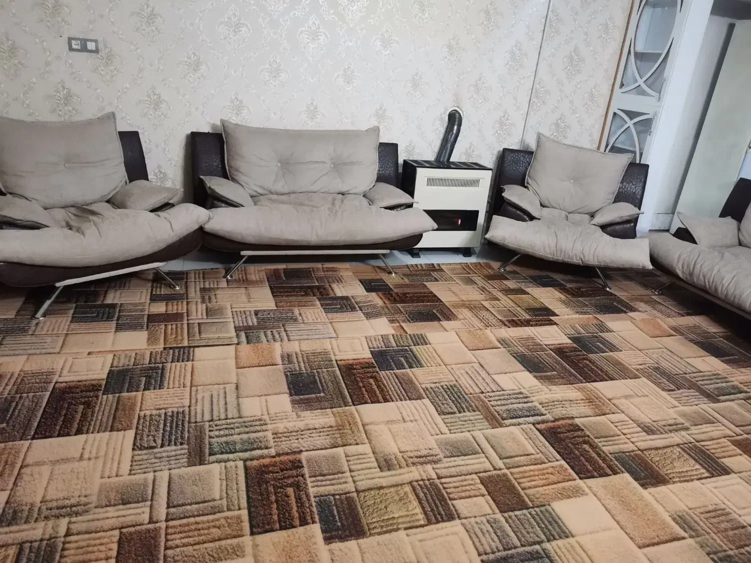 اجاره سوئیت سوییت سویت دربست. پارکینگ دار|اجارهٔ کوتاه‌مدت آپارتمان و سوئیت|مشهد, بهمن|دیوار