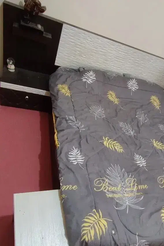 سرویس خواب دو نفره|تخت و سرویس خواب|صدرا-فارس, فاز ۱|دیوار