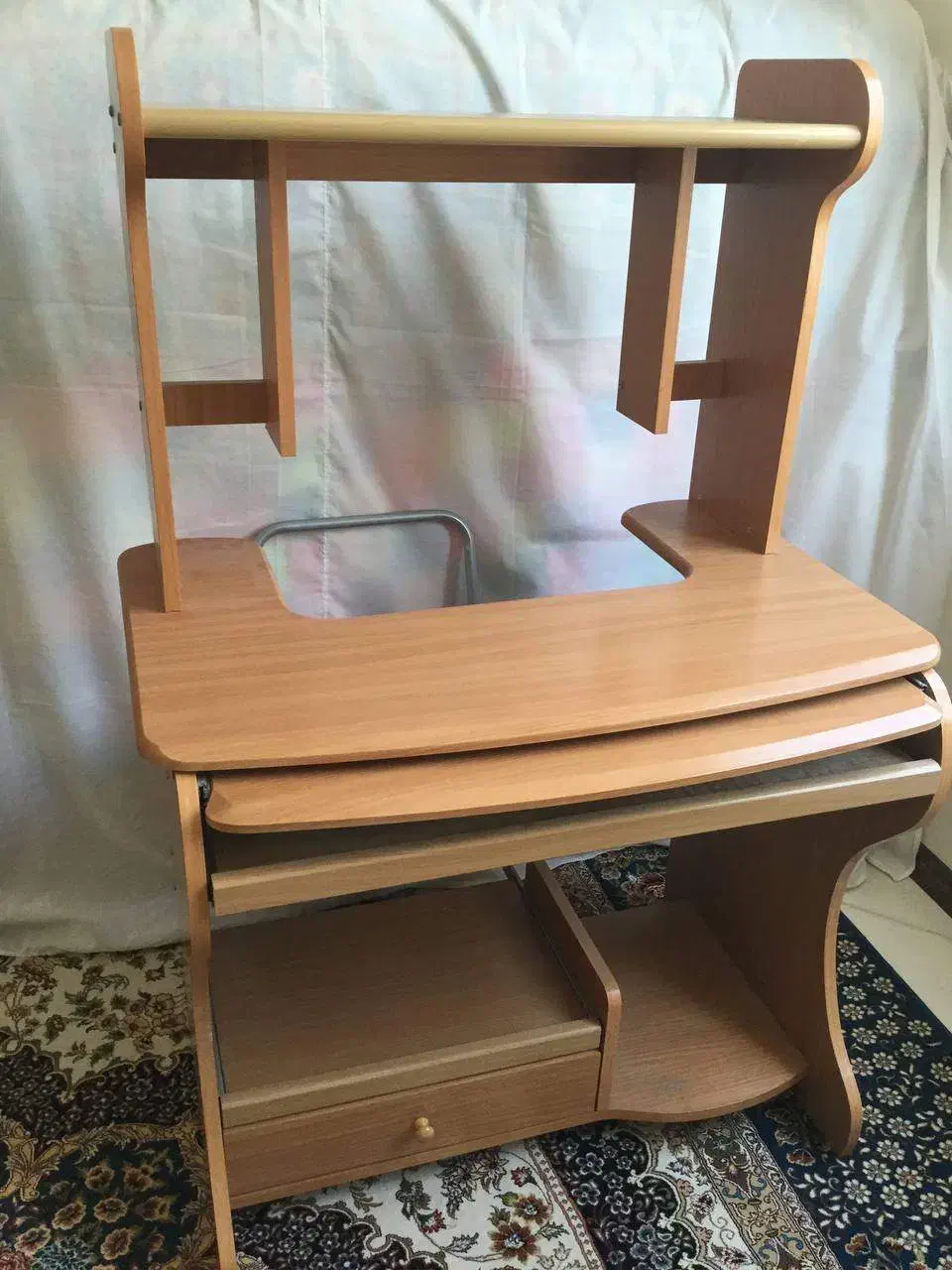 میز تحریر و کامپیوتر|میز تحریر و کامپیوتر|شهریار, شهریار|دیوار