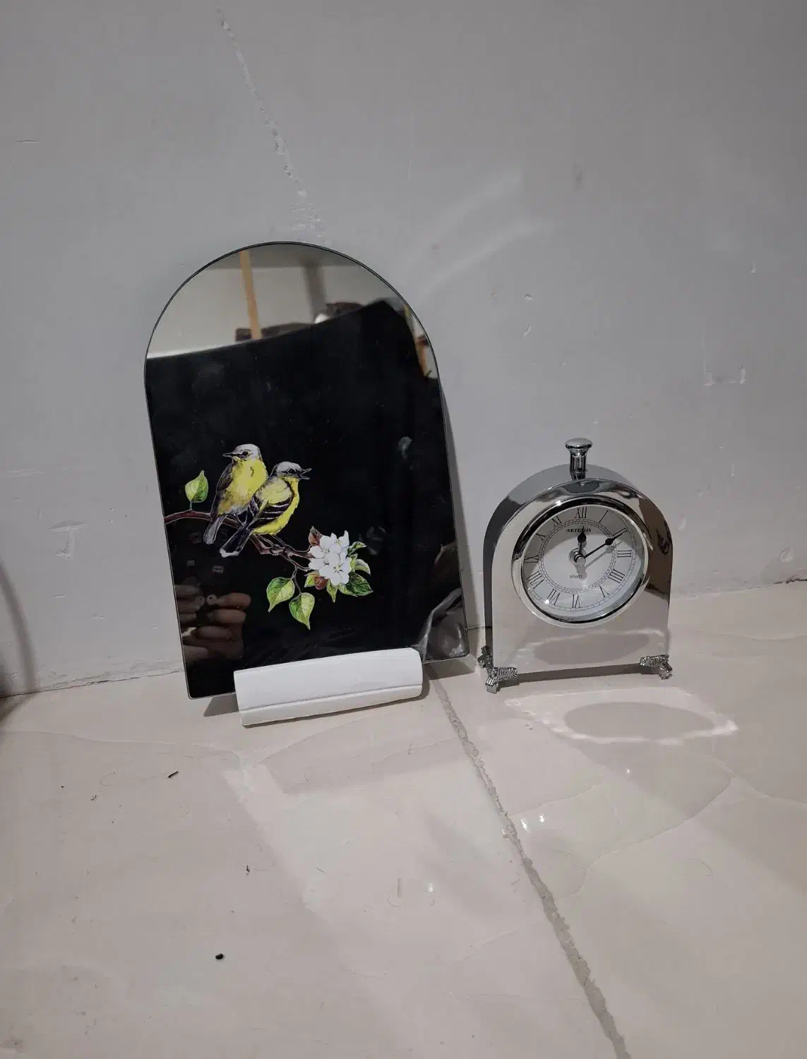 آینه و ساعت|آینه|نسیم‌شهر, |دیوار