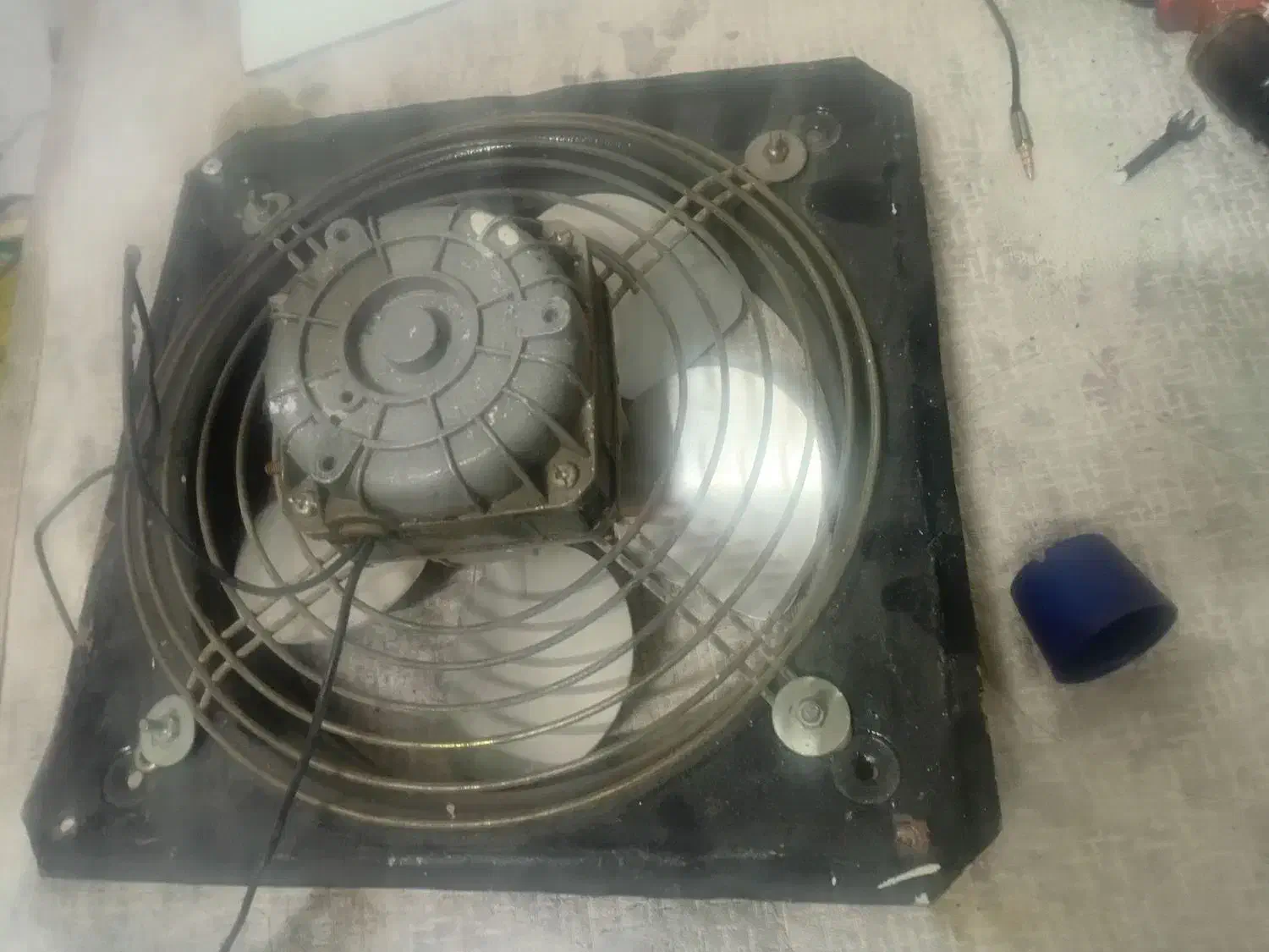 هواکش ۲۵×۲۵چپ درحد نو|مصالح و تجهیزات ساختمان|یزد, |دیوار