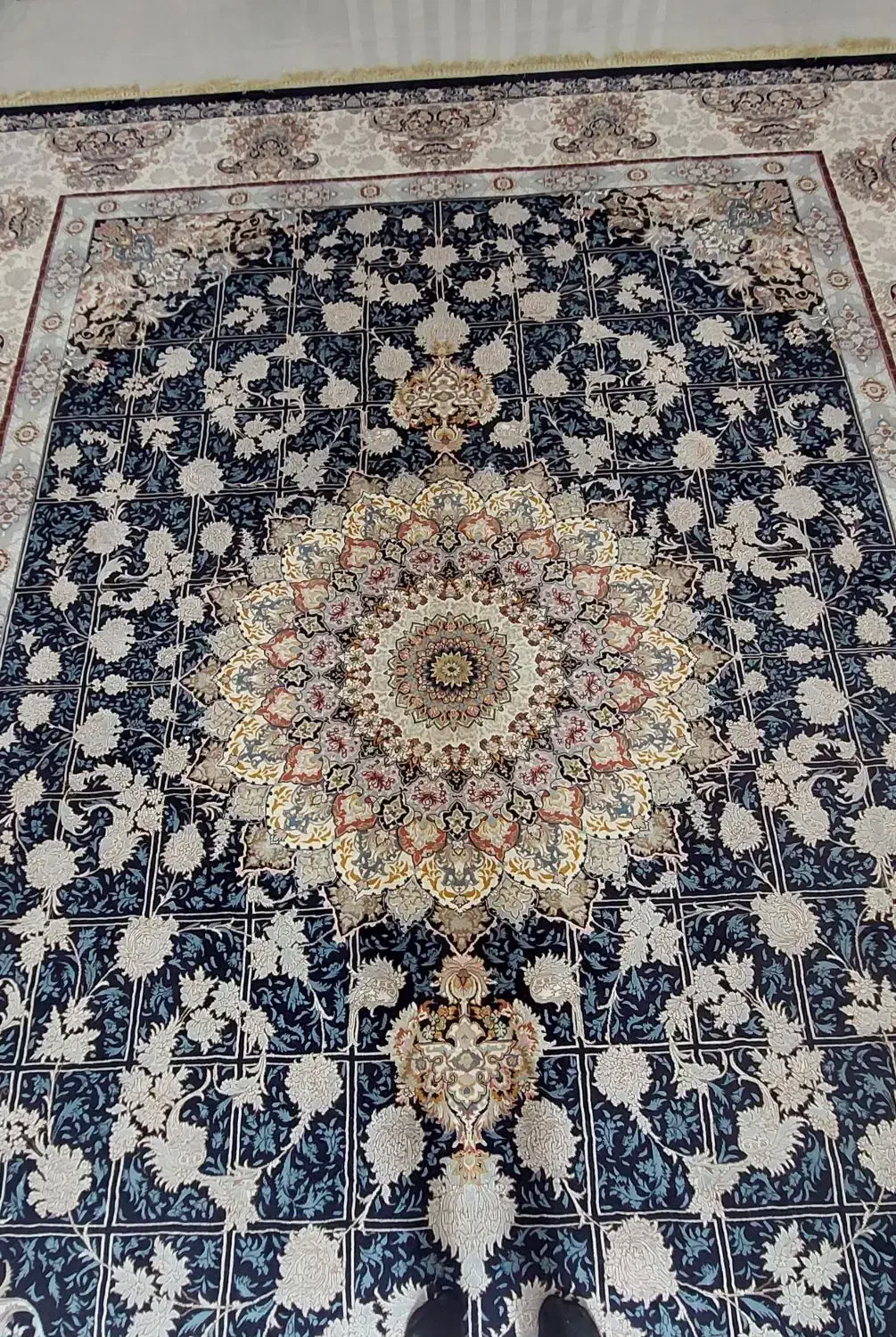 فرش ۳×۴ سورمه ای ، ۷۰۰ شانه|فرش|میبد, |دیوار