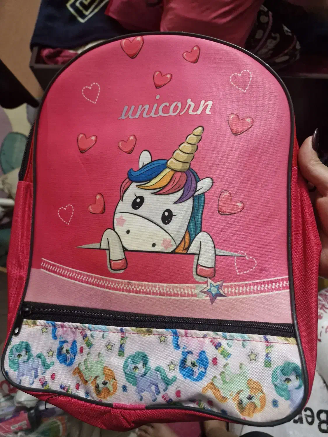 کیف مدرسه|کیف، کفش، کمربند|قم, وادی السلام|دیوار