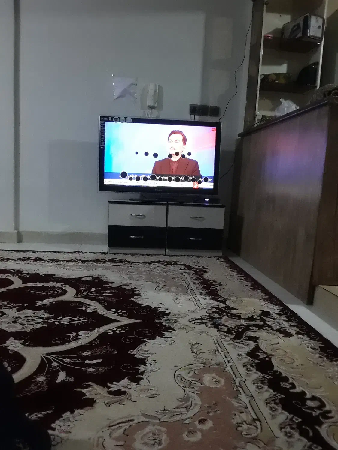 تلویزیون کارکرده سامسونگ باچندلکه سیاه درتصویر|تلویزیون و پروژکتور|ماهدشت, |دیوار