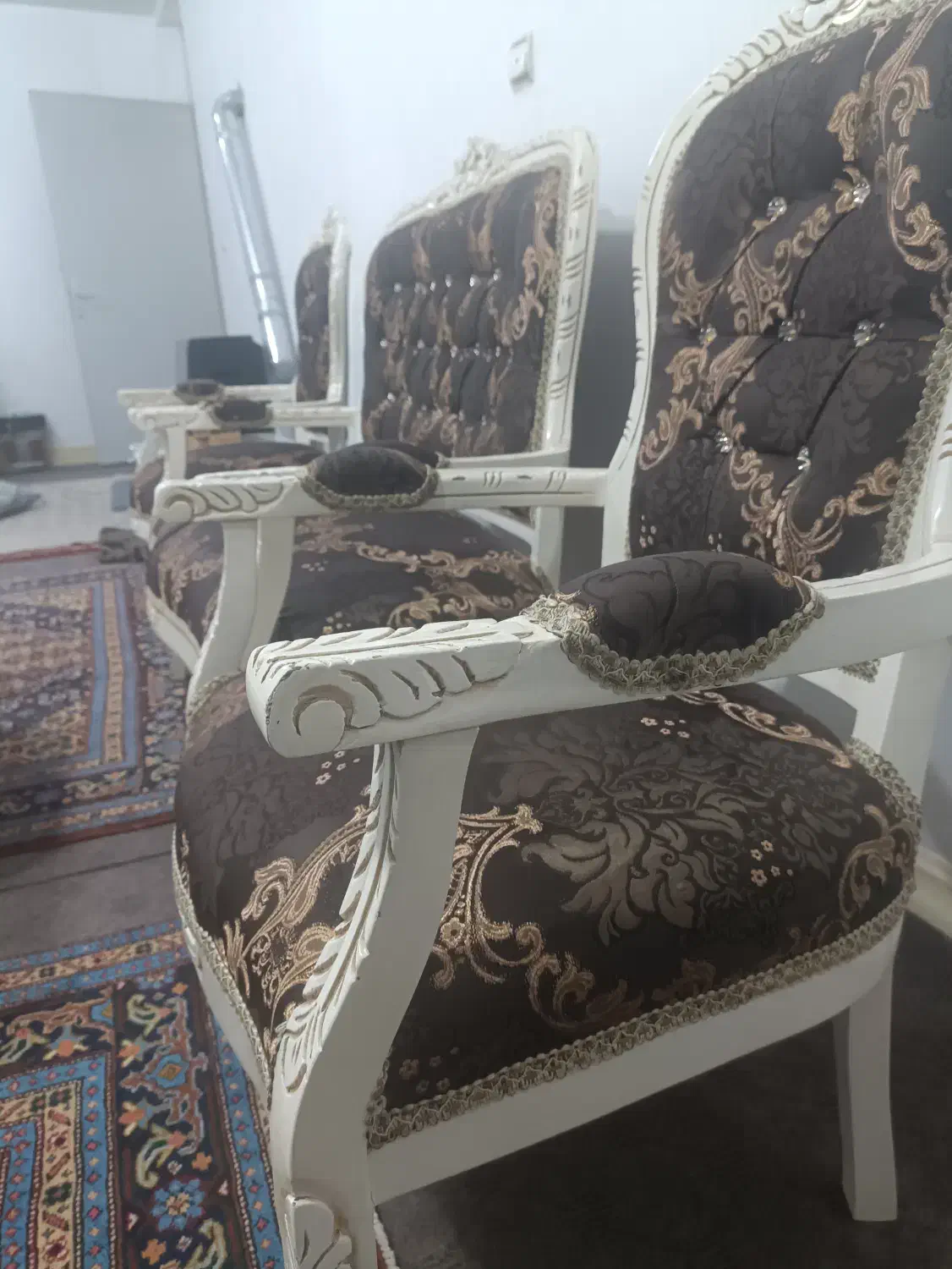 مبل ۹سلطنتی فرهی با چوب اصل|مبلمان خانگی و میز عسلی|پارس‌آباد, |دیوار