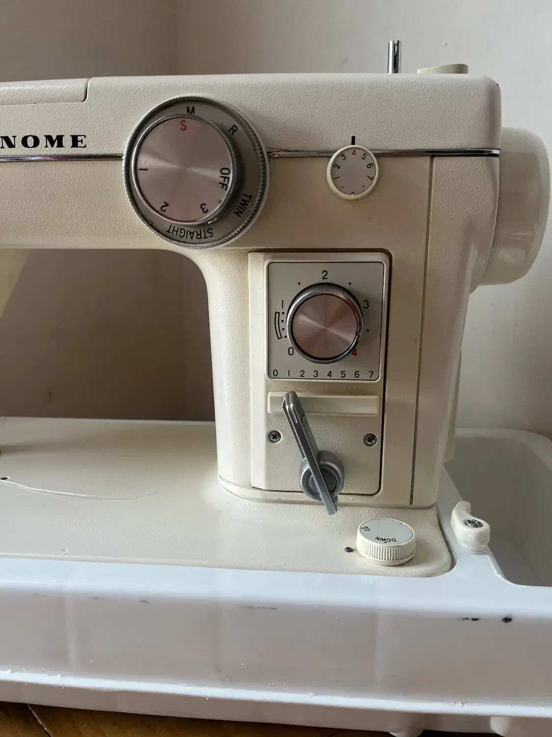 چرخ ژانومه ۸۰۲ کاملا نو و سالم|چرخ خیاطی و ریسندگی|باغستان, |دیوار