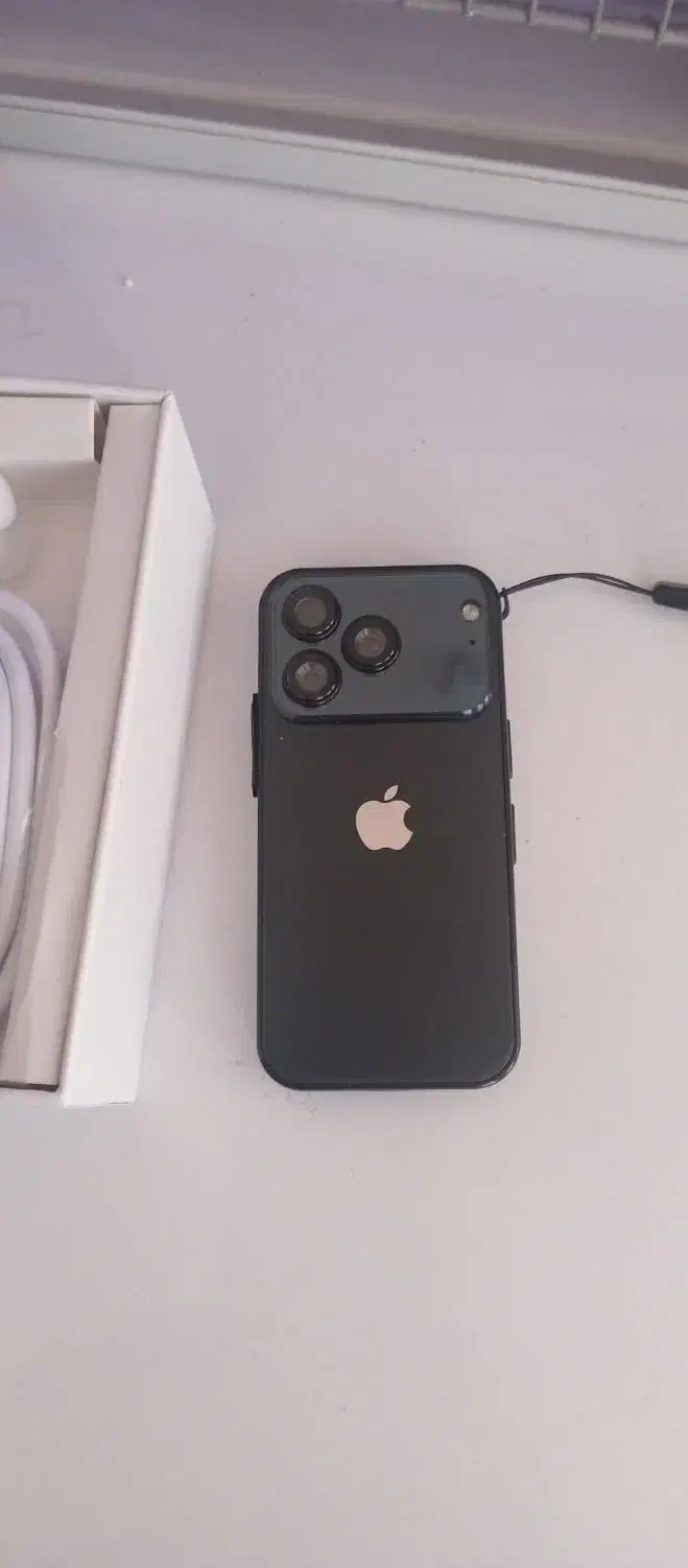 گوشی ۱۷پرومکس مینی|موبایل|قشم, |دیوار