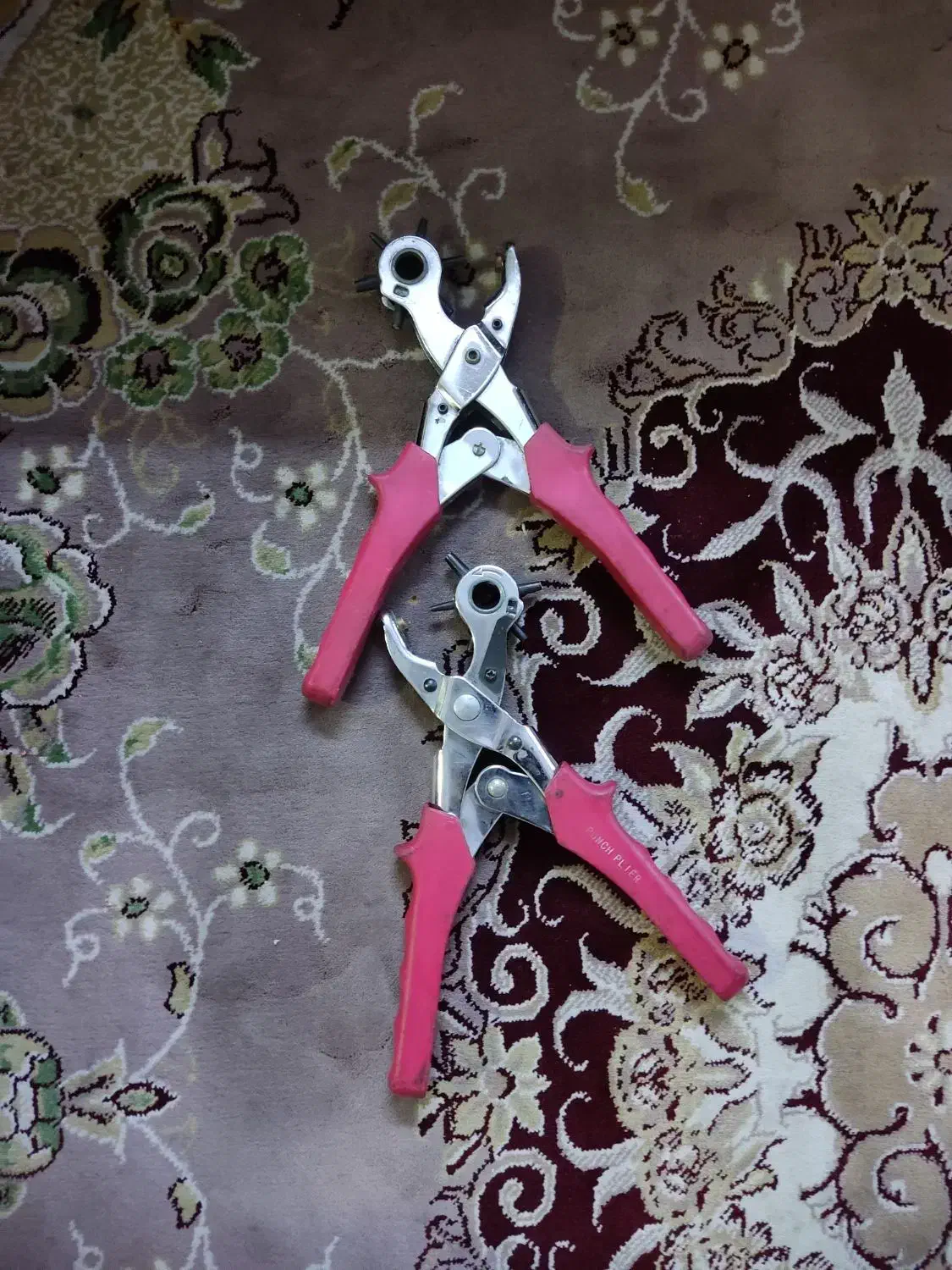 سوراخ کمر بندی|کیف، کفش، کمربند|ری, دولتآباد|دیوار