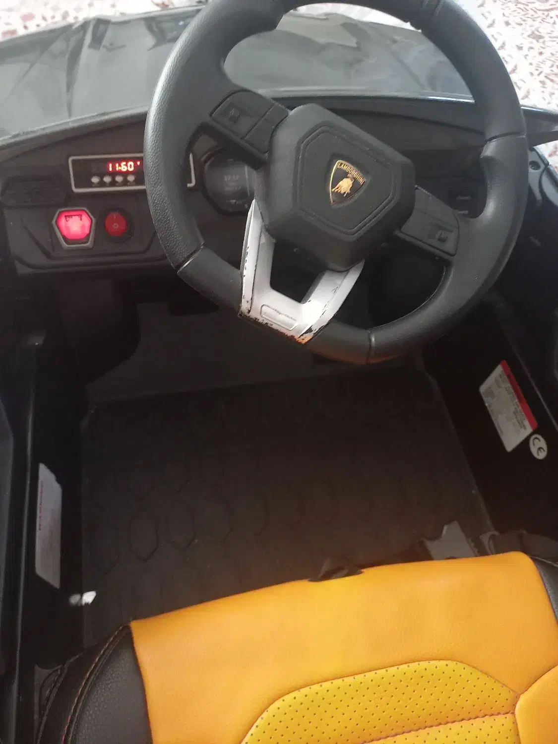 ماشین لامبورگینی تحت لیسانس|اسباببازی بچه|گلستان (تهران), |دیوار