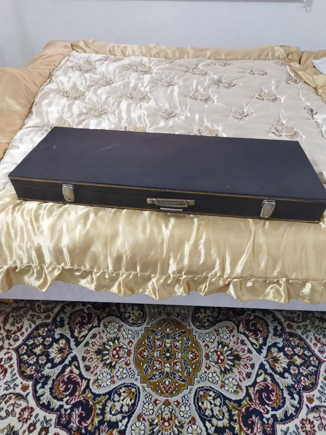 سنتور|سازهای سنتی|بندر انزلی, کلیور|دیوار