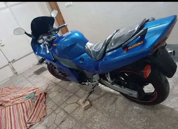 موتور سنگین سوزوکی ریسrf400|موتورسیکلت|شاهین‌شهر, گزبرخوار|دیوار