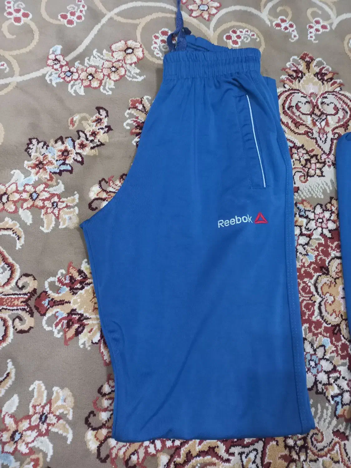 لباس ورزشی|لباس|صومعه‌سرا, |دیوار