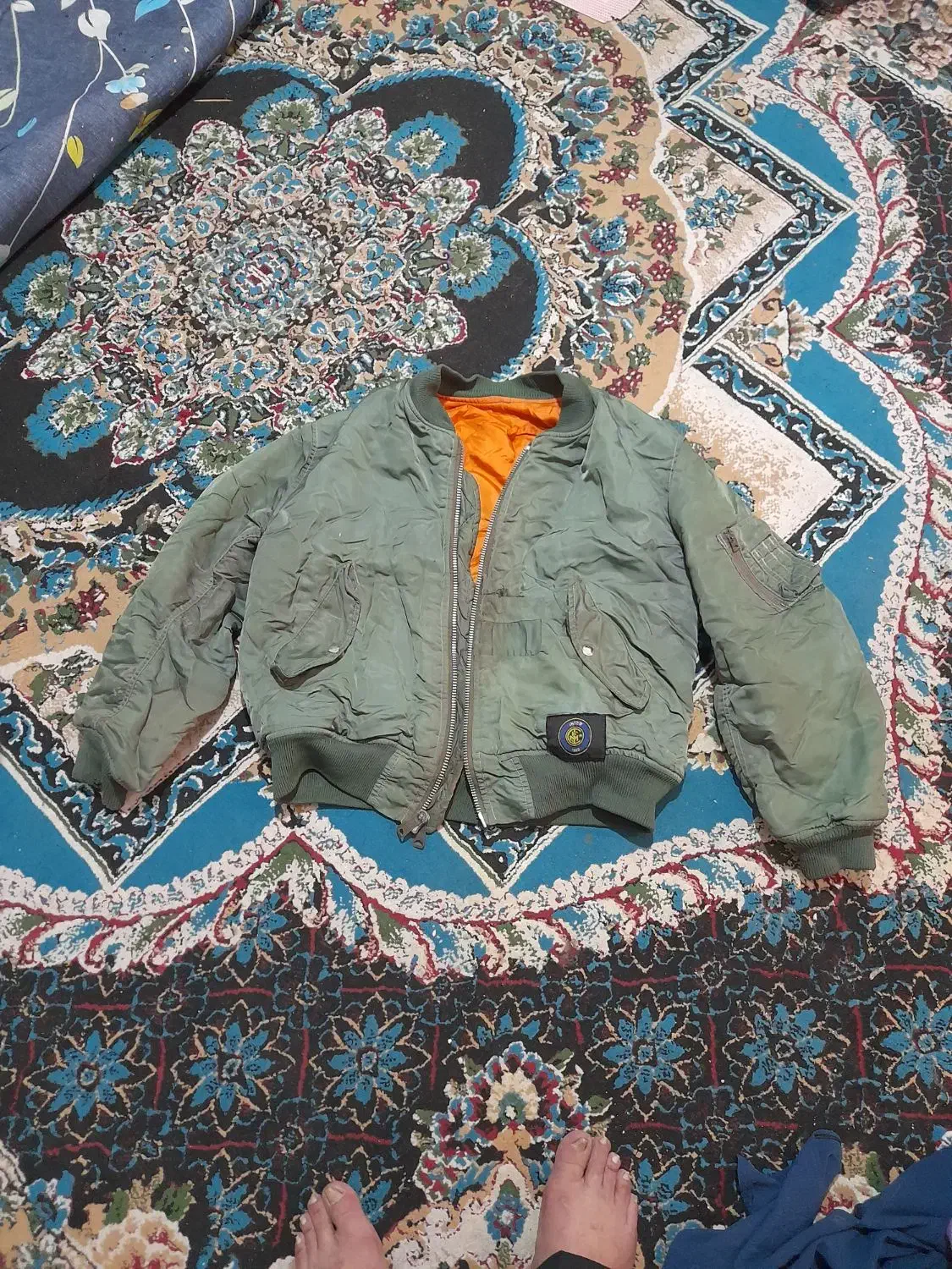 کاپشن خلبانی|لباس|باغستان, |دیوار