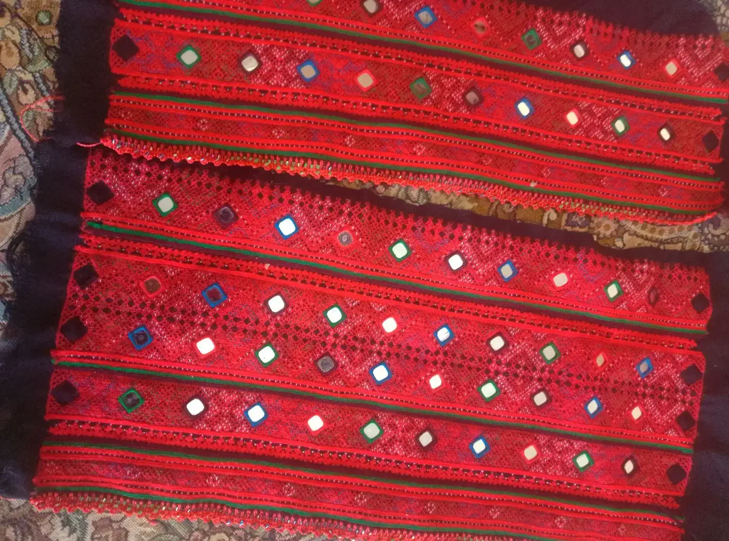 زیاستین چرخ و دست|لباس|خاش, |دیوار