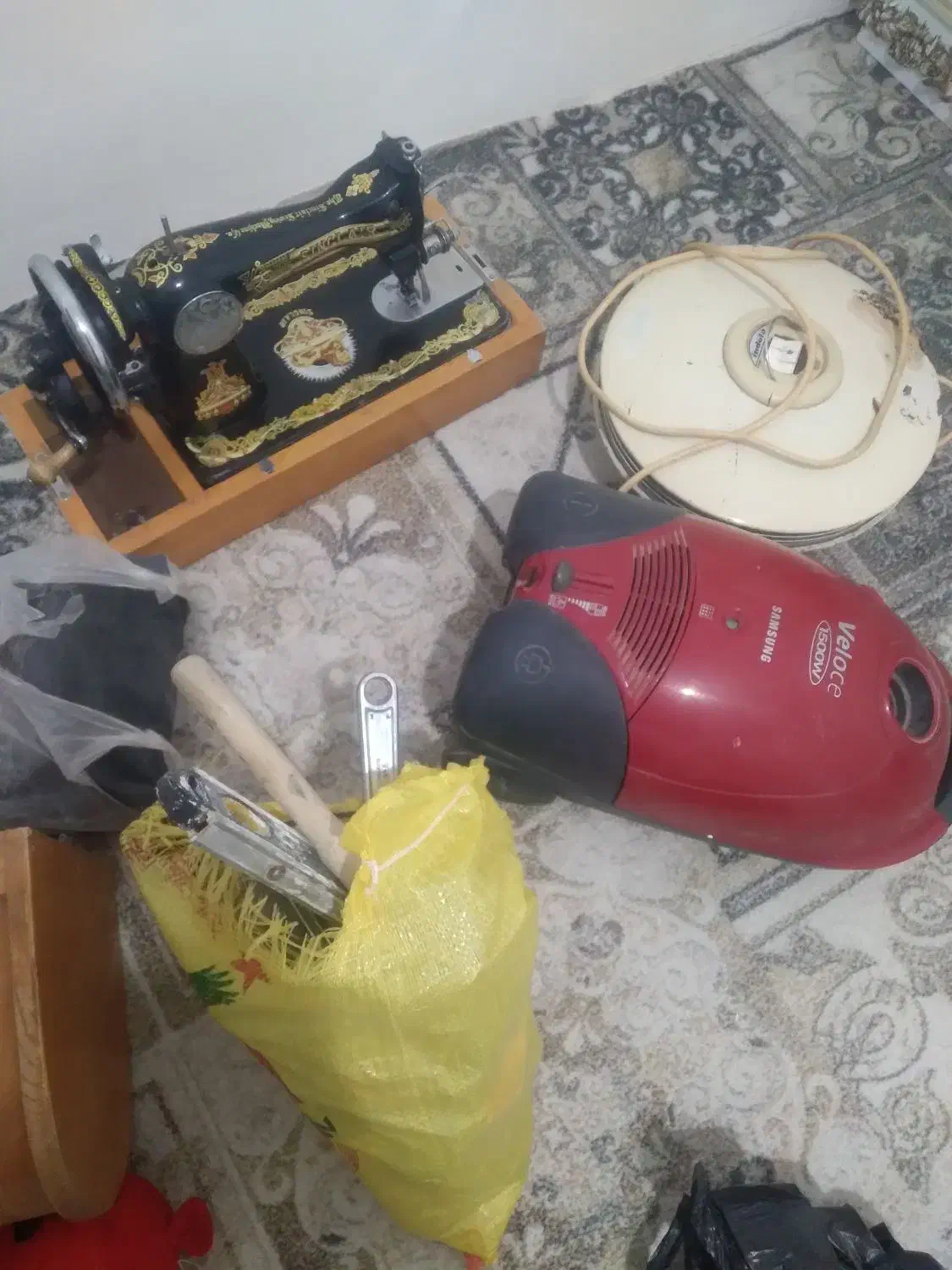 سلام یک عددبخاری برقی وجارو وچرخ خیاطی جک واچار|چرخ خیاطی و ریسندگی|جوین, |دیوار