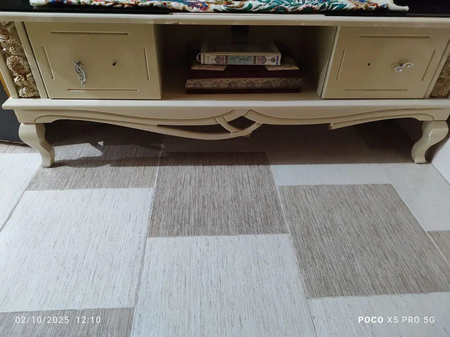 پشتی و میز تلویزیون|پشتی|قشم, |دیوار