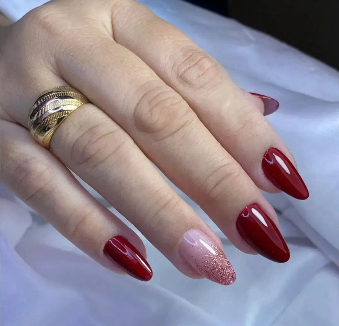 کاشت و ترمیم|خدمات آرایشگری و زیبایی|هشتگرد, شهرک بعثت|دیوار