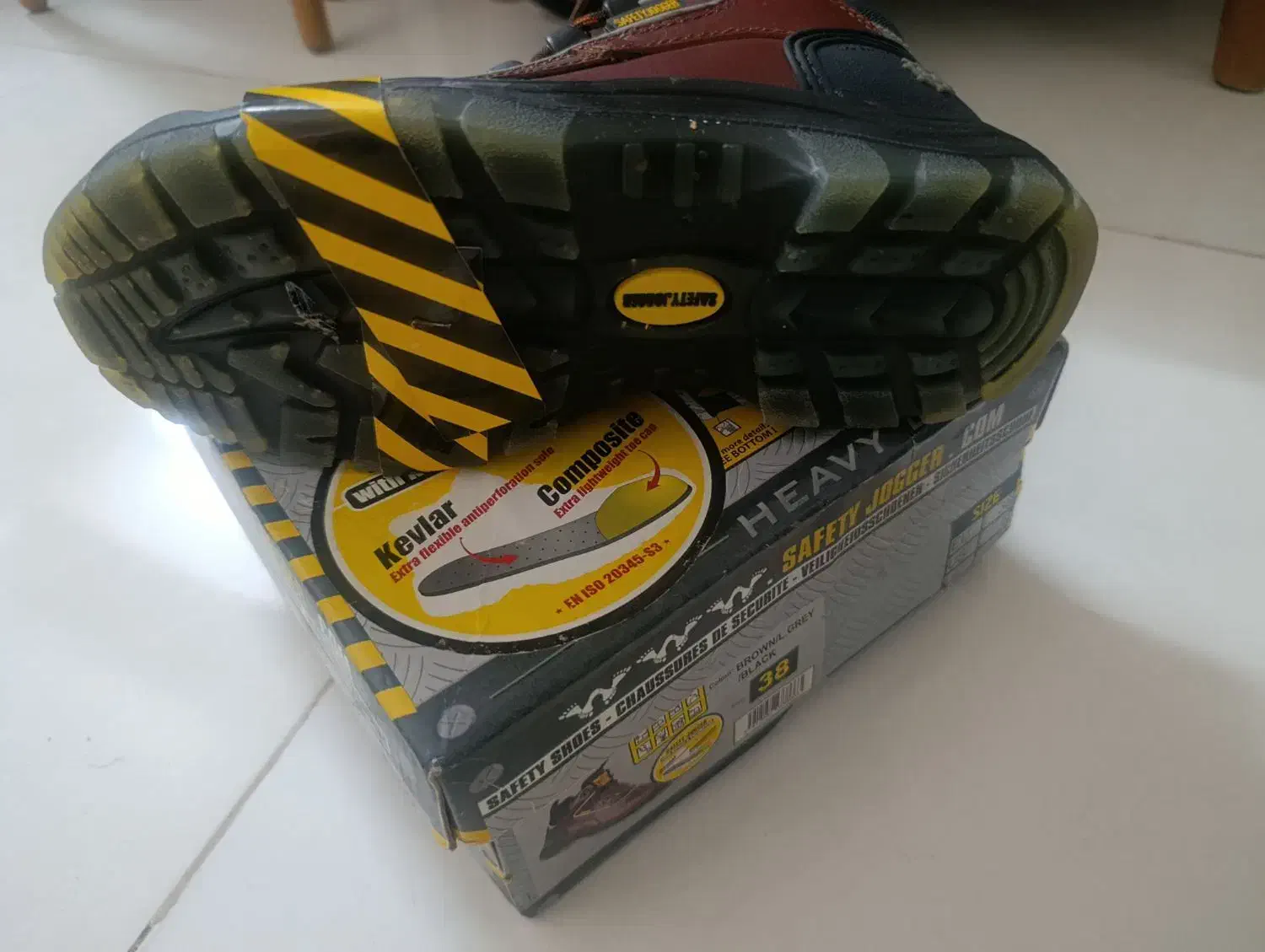 کفش کار سایز 38کاملا اورجینال کاربرانی نیست|کیف، کفش، کمربند|ری, ظهیرآباد|دیوار