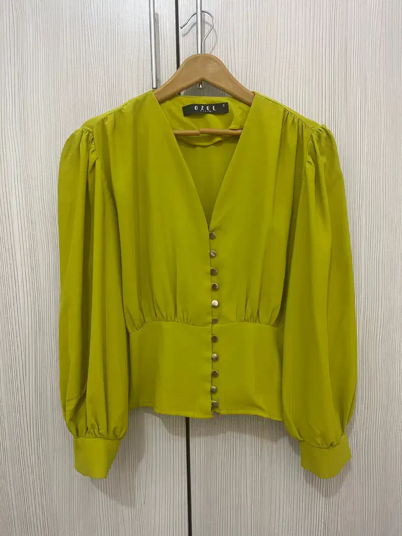 شومیز|لباس|پردیس, فاز ۳|دیوار