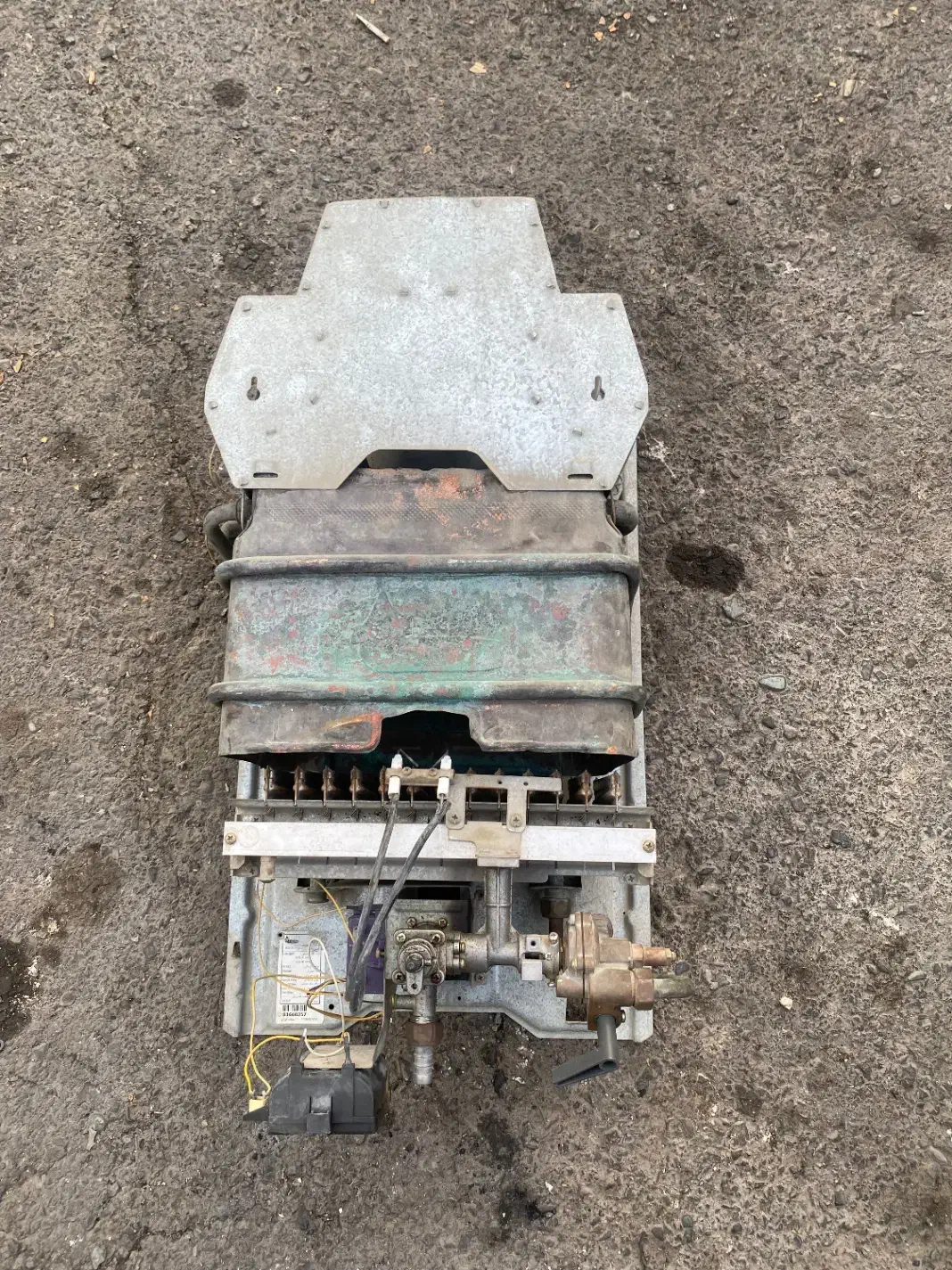 ابگرم کن بوتان ۳۱۱۵ برقی|آبگرمکن، پکیج، شوفاژ|تهران, مجیدیه|دیوار