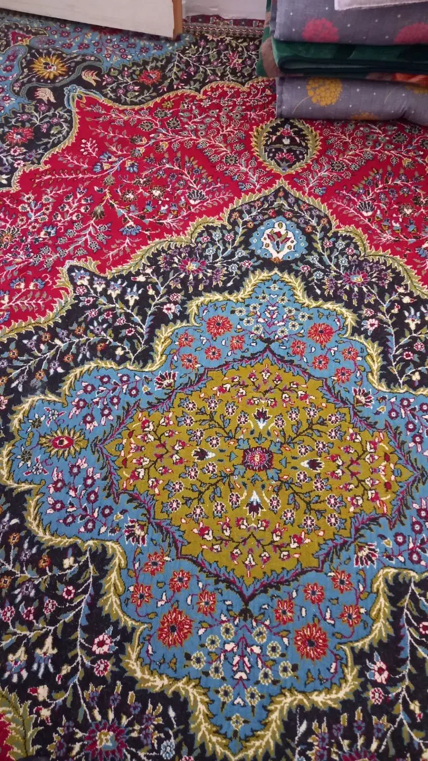 فرش ماشینی کار کرد ولی بهترین کیفیت برای باغ|فرش|شیروان (خراسان), |دیوار