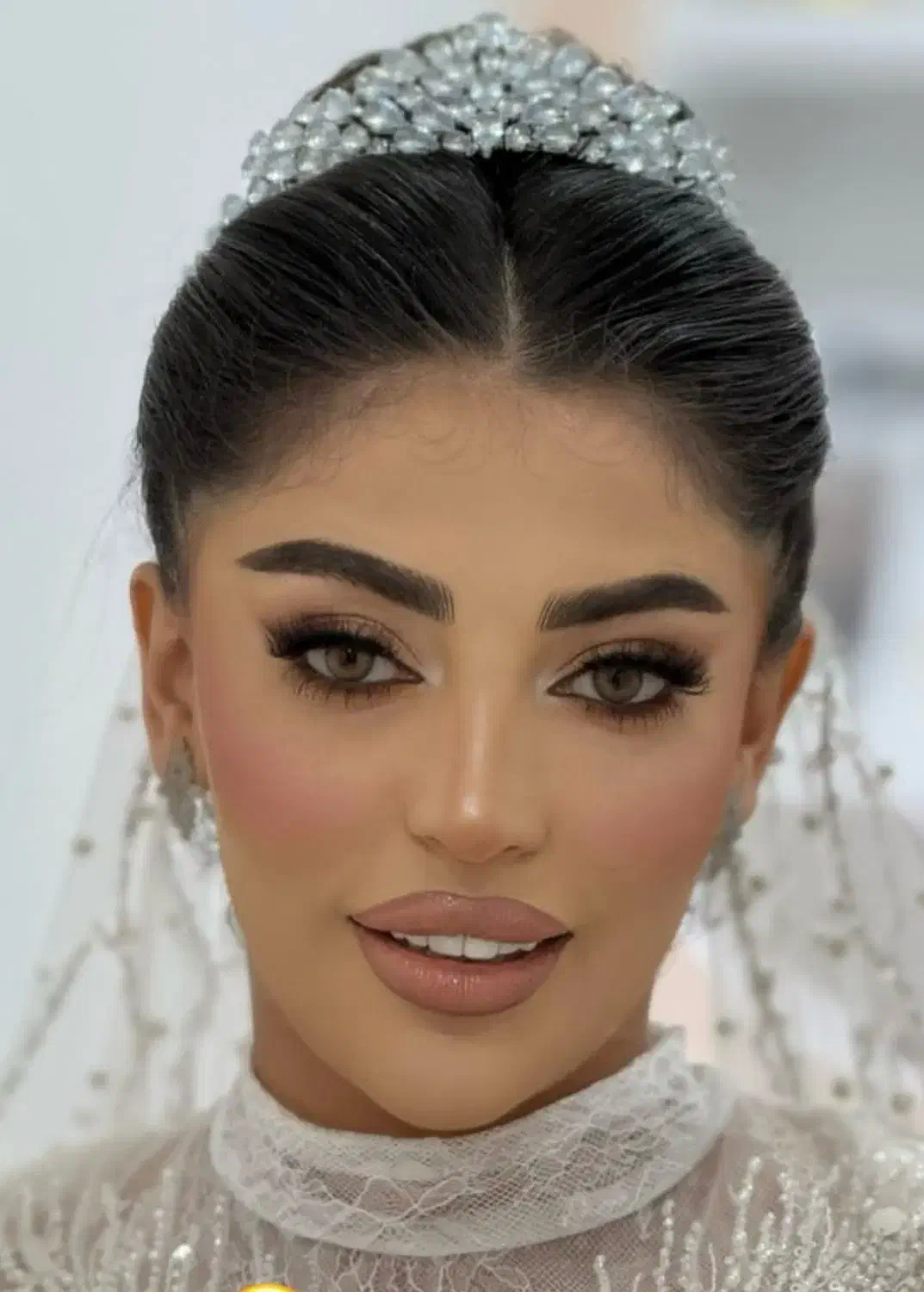 تخفیف فوق العاده میکاپ شینیون و آموزش|خدمات آرایشگری و زیبایی|خرم‌آباد, |دیوار