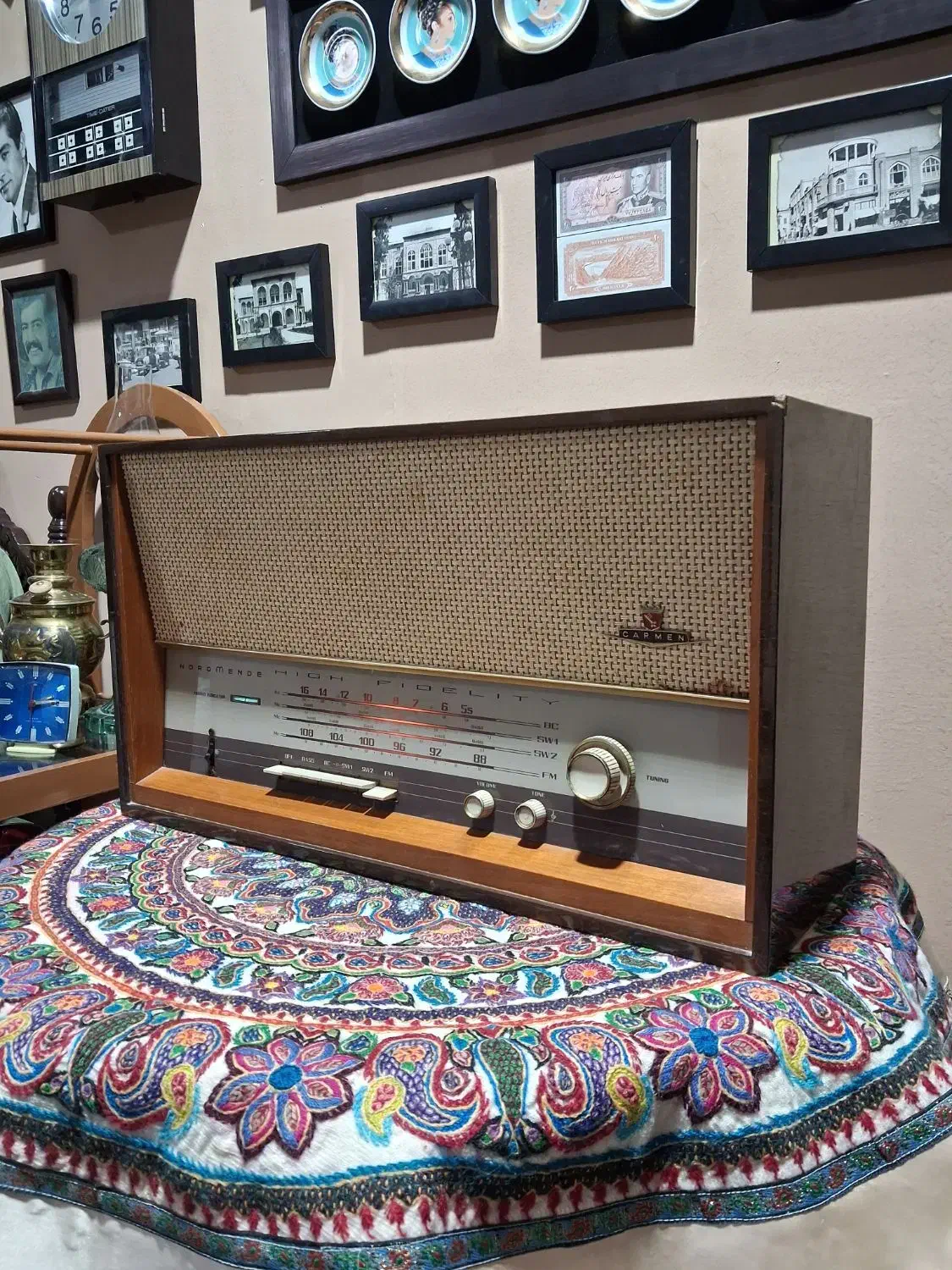 رادیو چوبی کارمن|کلکسیون اشیاء عتیقه|رفسنجان, |دیوار