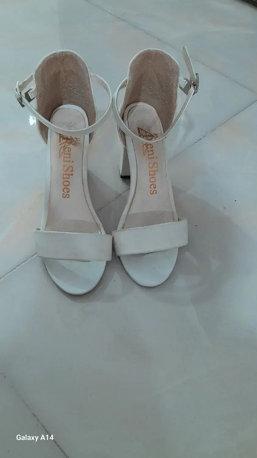 تعدادی کفش و صندل|کیف، کفش، کمربند|خمینیشهر, |دیوار