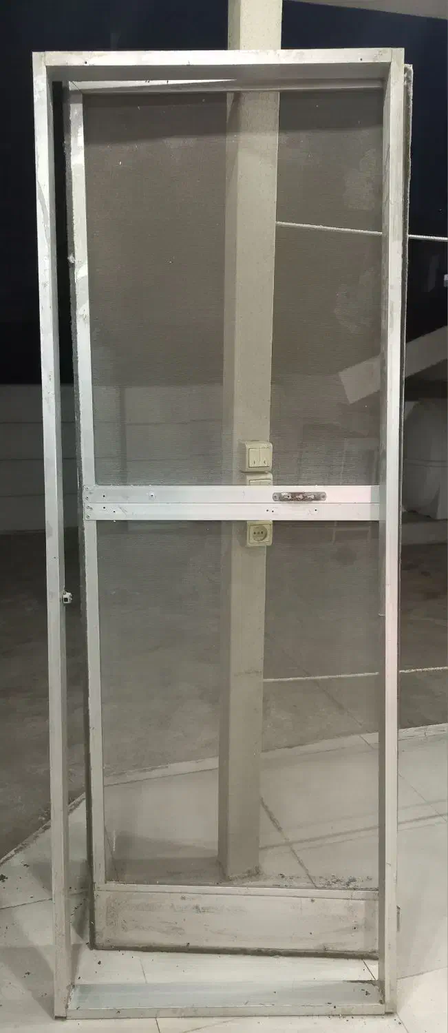 درب توری آلومینیومی سالم با قیمت منصفانه|مصالح و تجهیزات ساختمان|گنبد کاووس, |دیوار