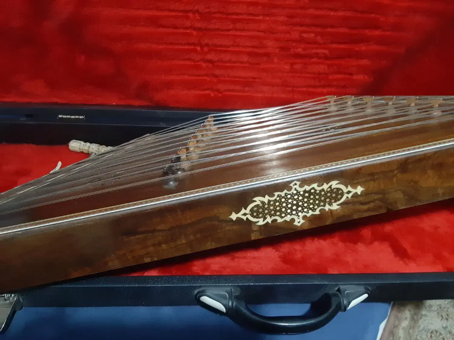 سنتور|سازهای سنتی|رشت, کوی بیانی|دیوار