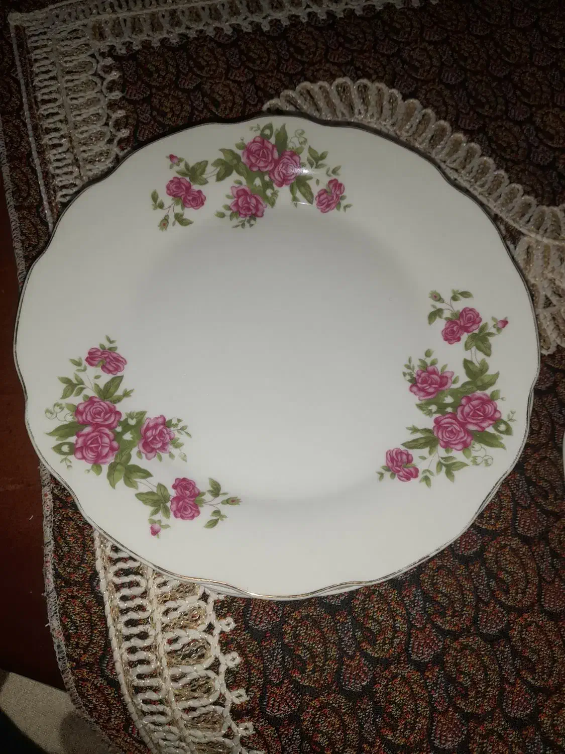 تعدادی ظرف|ظروف سرو و پذیرایی|اردبیل, |دیوار