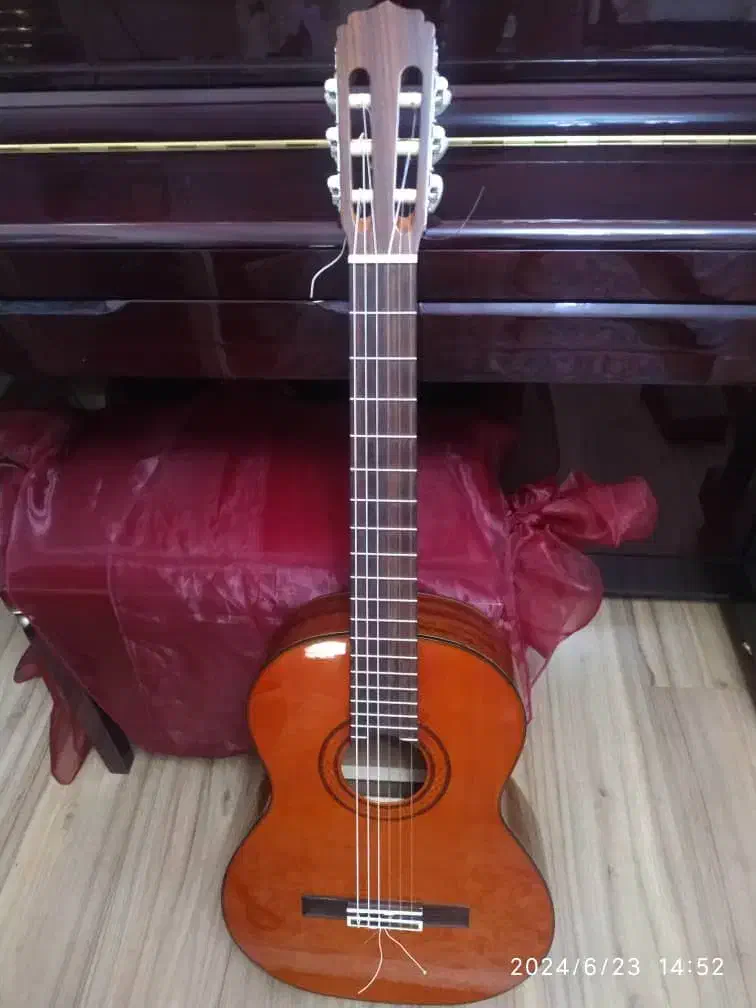 گیتار اریا|گیتار، بیس، امپلیفایر|پردیس, فاز ۱۱|دیوار