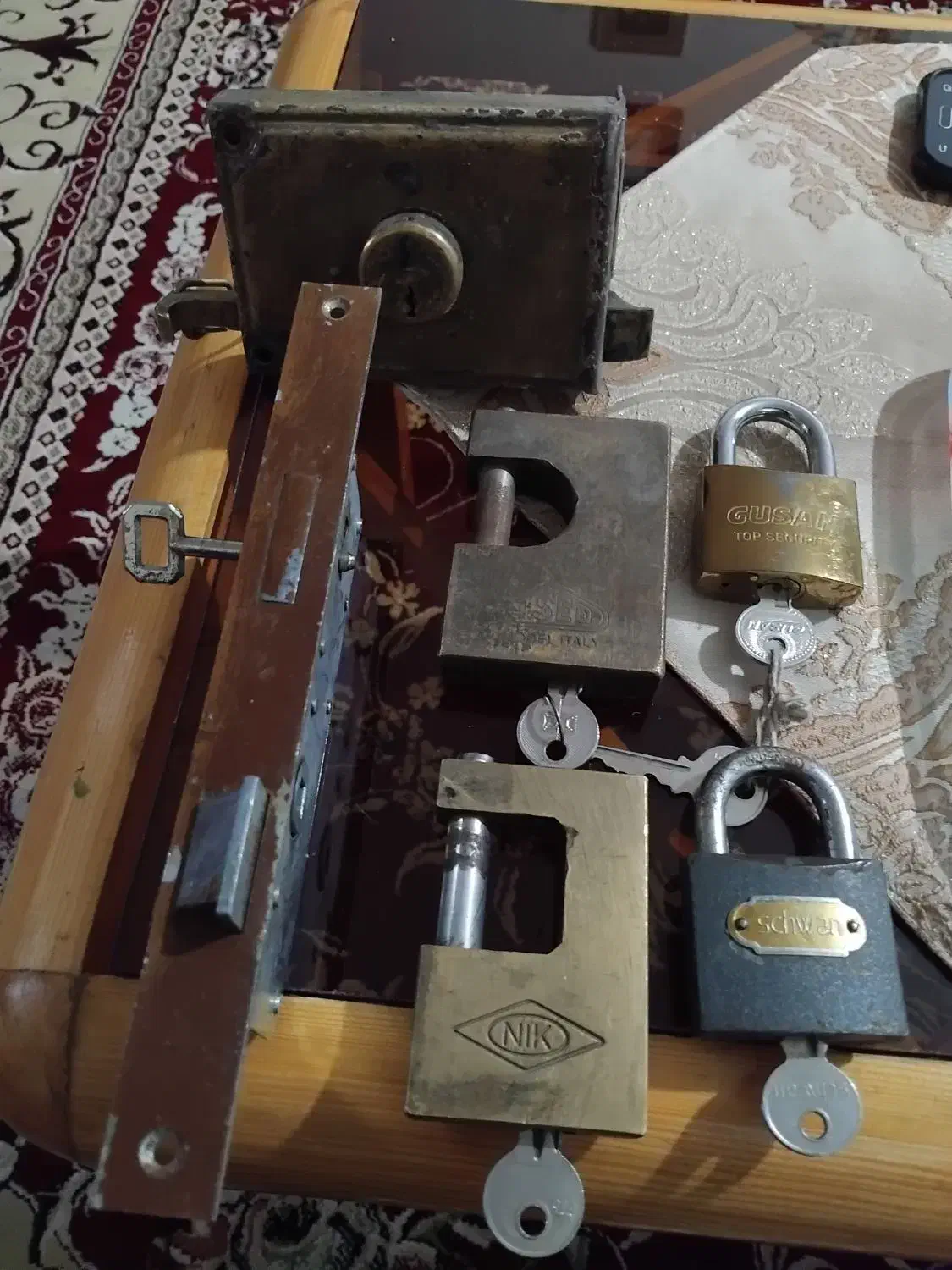 قفل کتابی بزرگ ،قفل آویز و قفل حیاط، قفل در اتاق|ابزارآلات|نائین, |دیوار