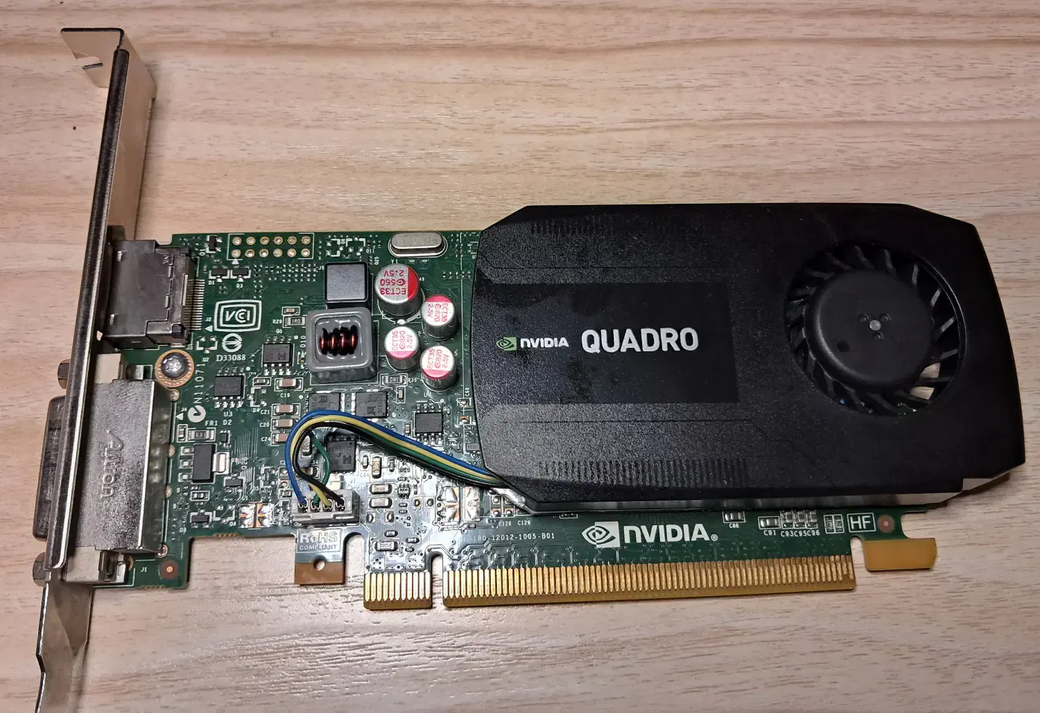 2 عدد کارت گرافیک Quadro|قطعات و لوازم جانبی رایانه|فولادشهر, فولادشهر|دیوار